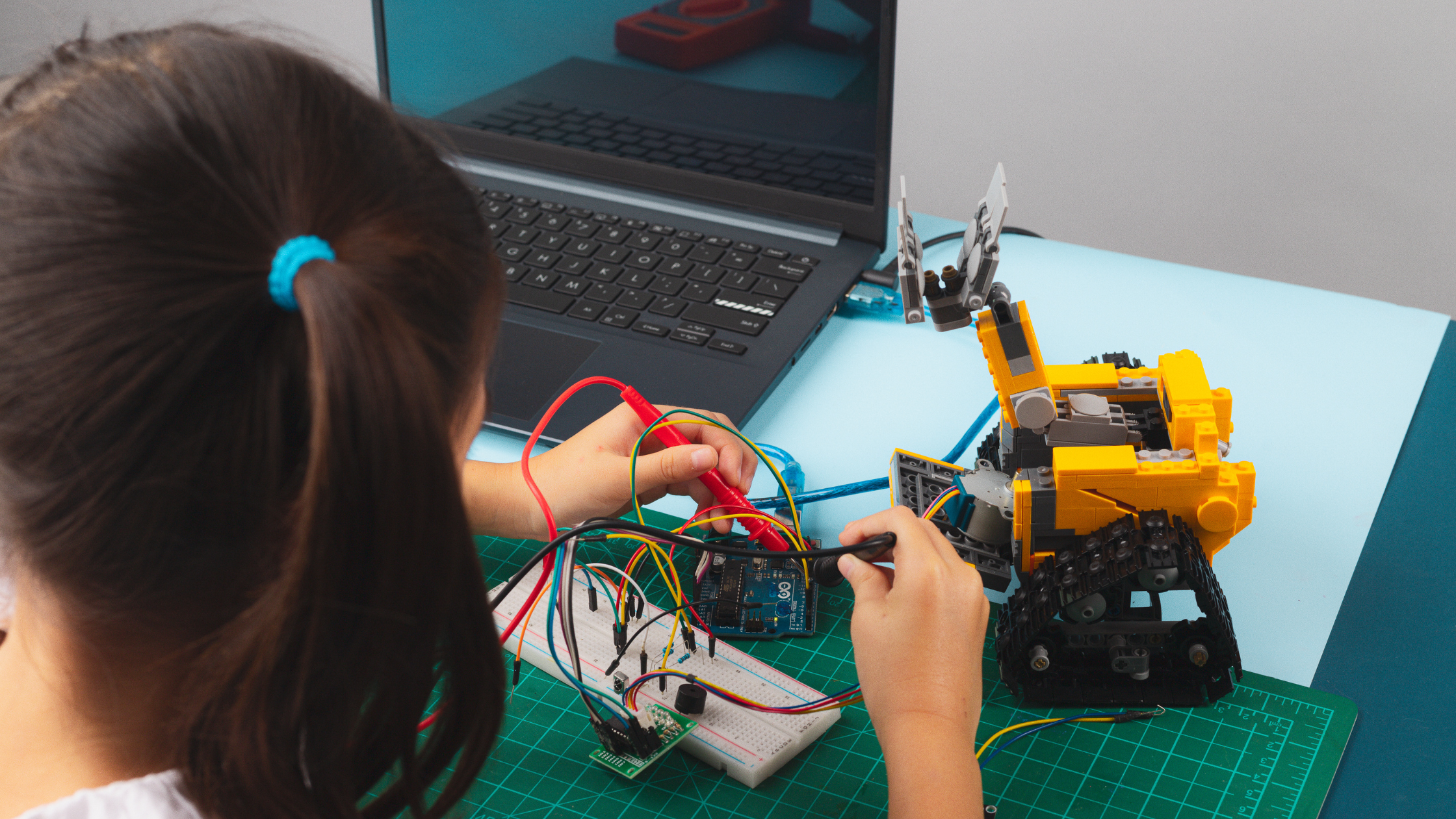 What Makes a STEM Kit Actually Educational?